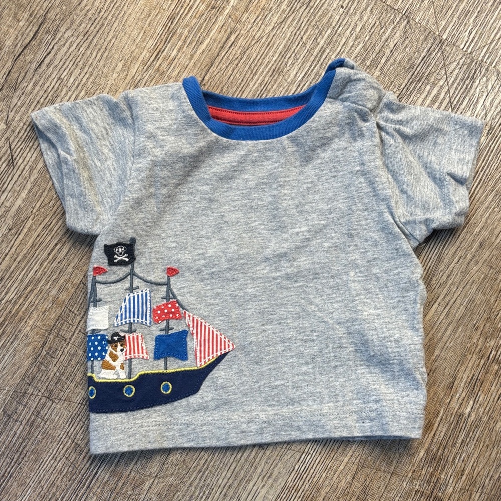 Baby Boden short sleeve dog pirate boat appliqué